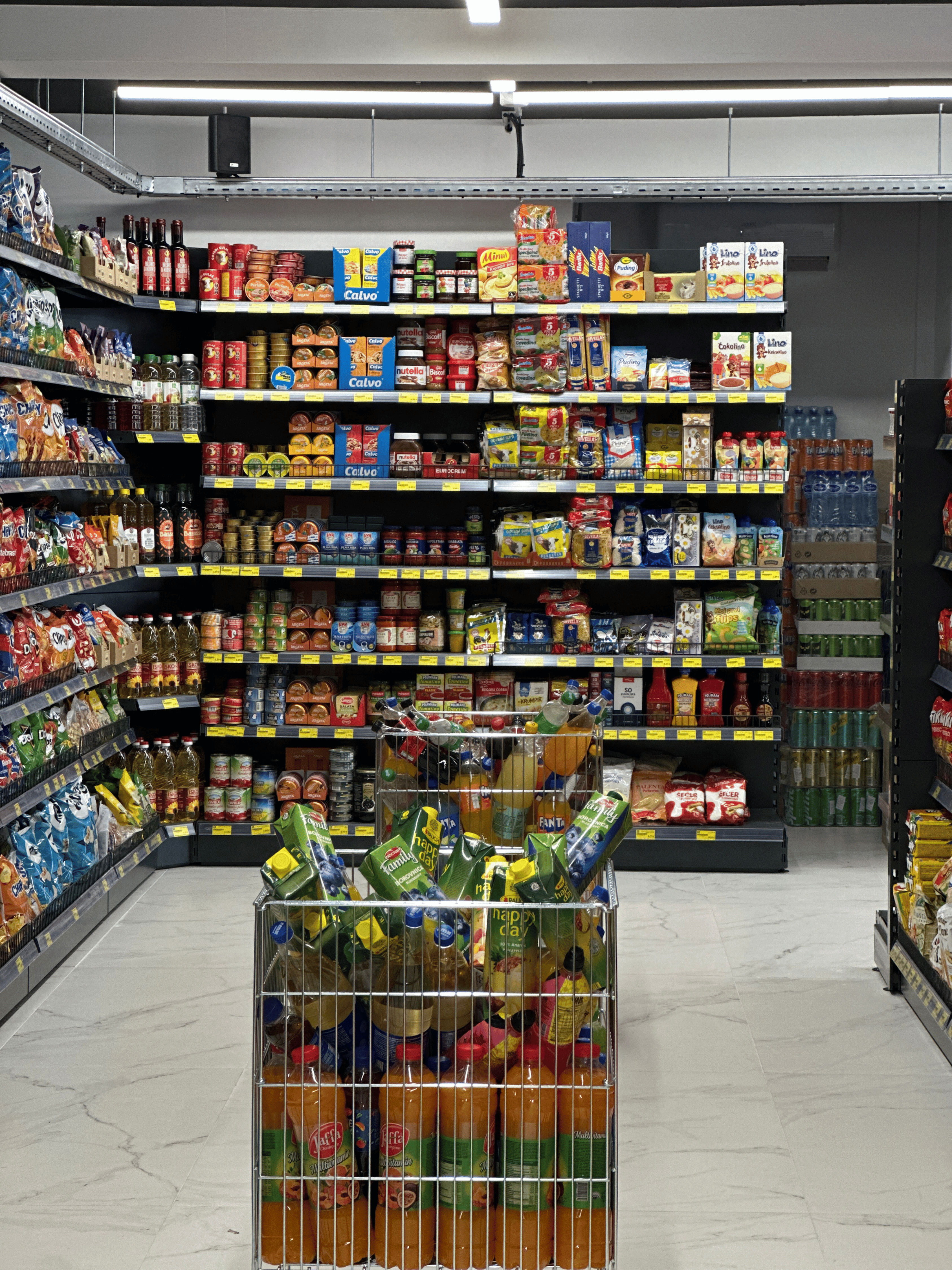 Market Shtoj Interior